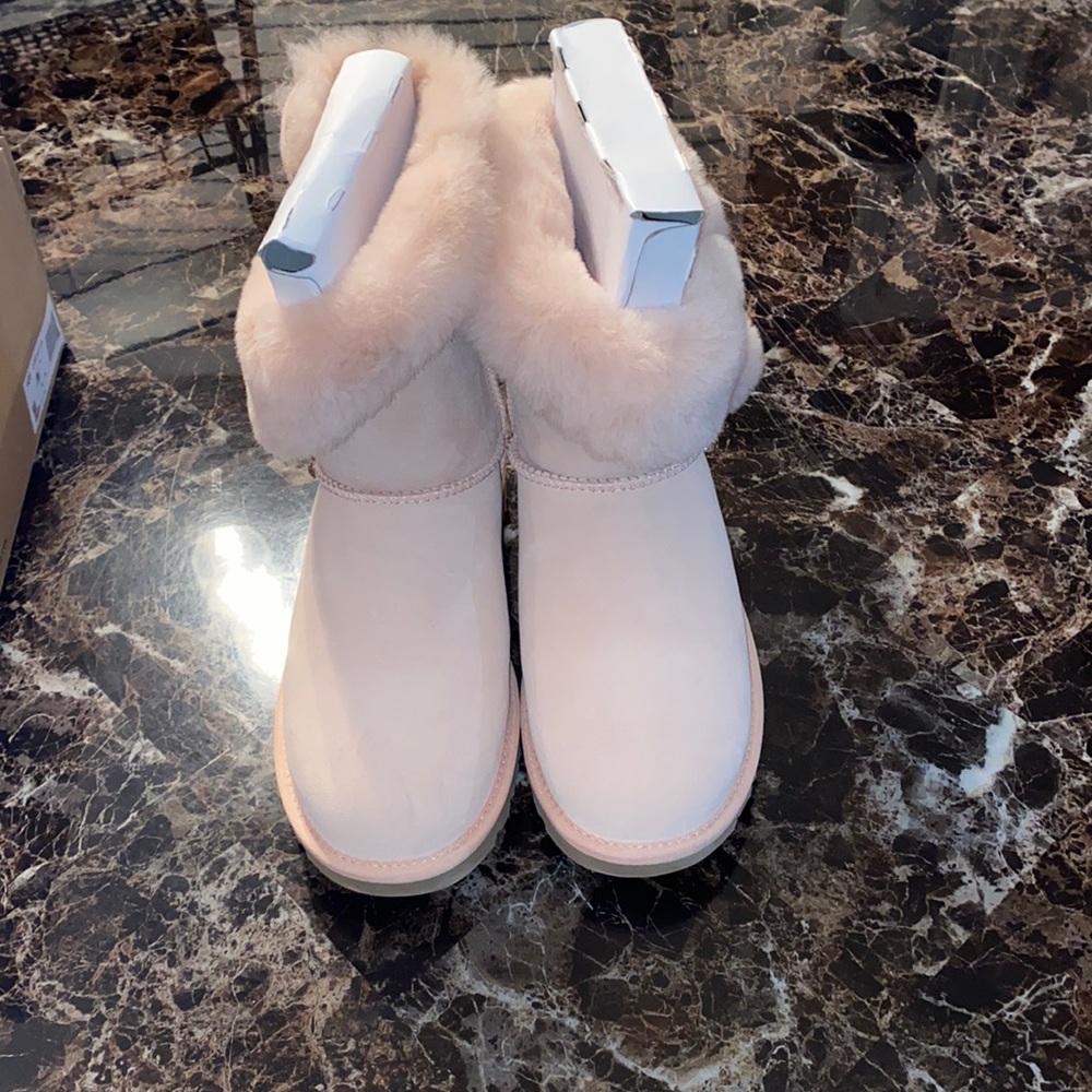 UGG CLASSIC SHORT